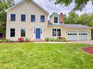 21748 Pinewood Ct, Sterling, VA 20164