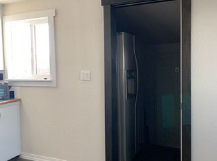 631 E 3rd St, Grandview, WA 98930