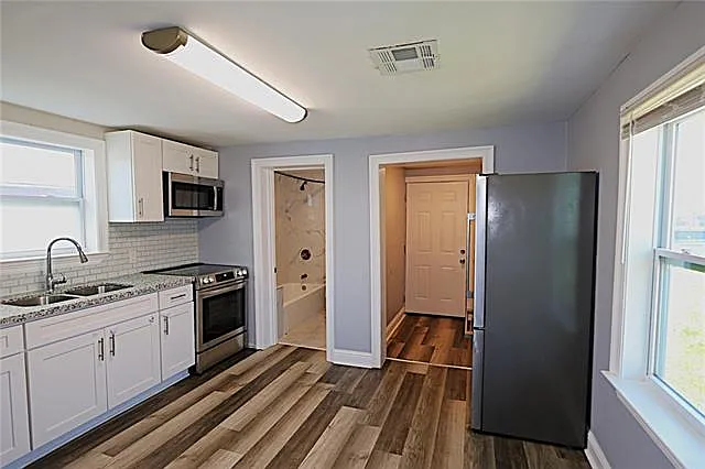 806 Estalote Ave — Photo 5
