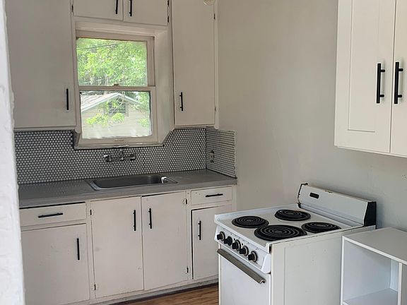 3rd image of 2144 5th Ave N #1/2