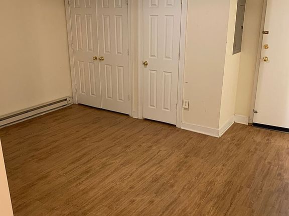 3rd image of 320 W Grace St #4313122