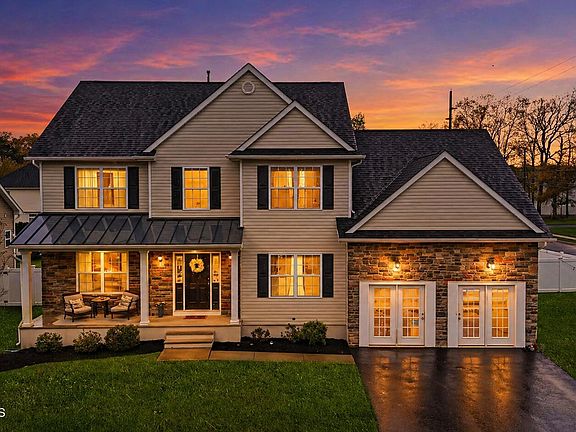 3rd image of 1 Prairie Lane