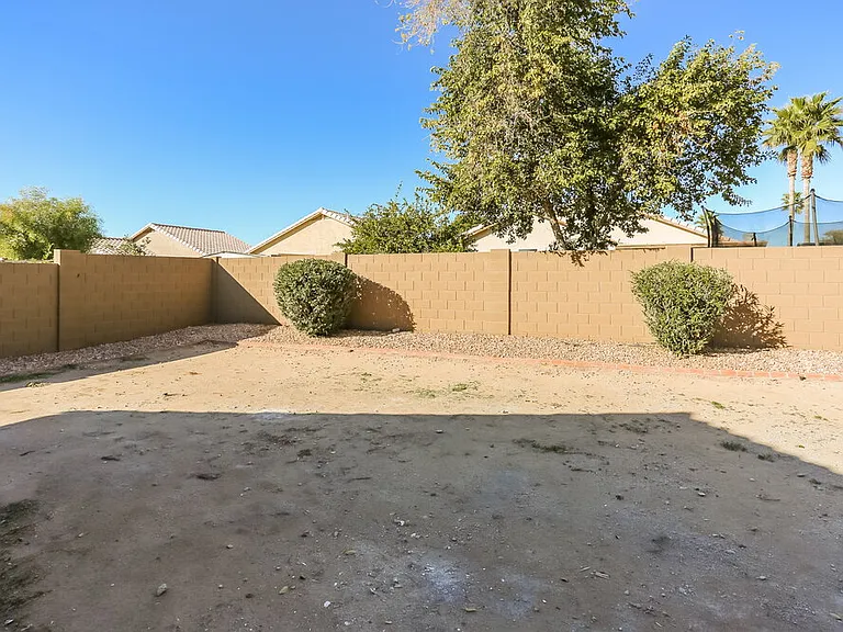 16104 W Jefferson St — Photo 16