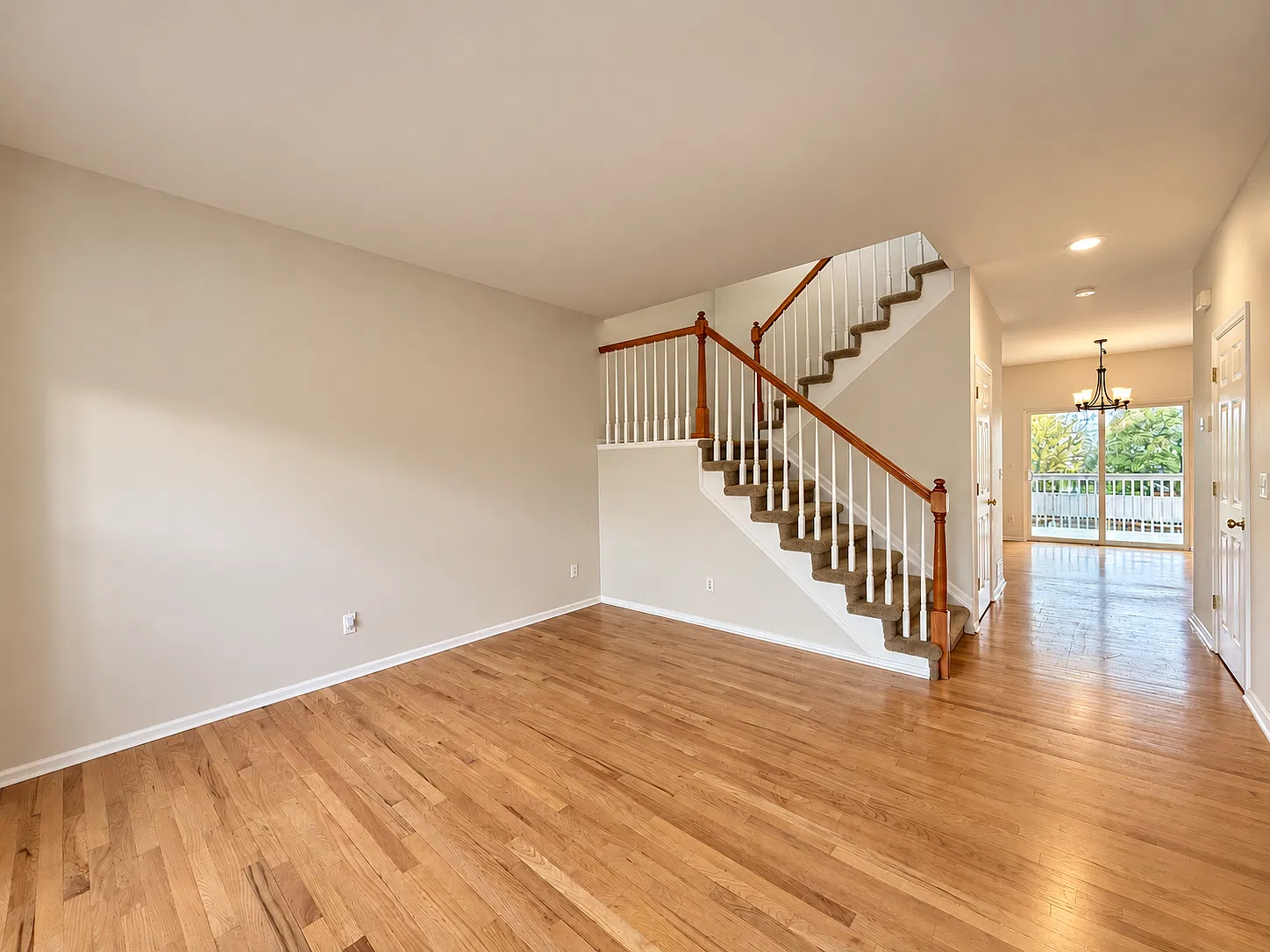 4 bed, 3.5 bath, 1923 sqft, $3,200 — Photo 4
