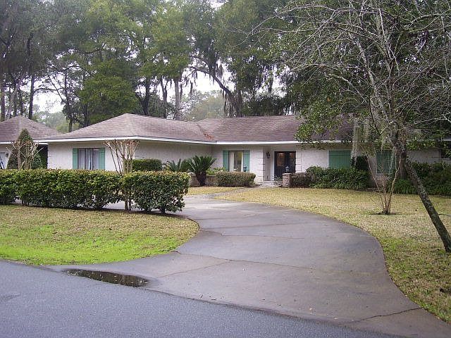 1st image of 115 N Windward Dr