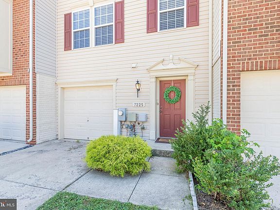 2nd image of 7225 Mockingbird Cir
