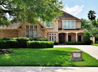 5803 Stratford Gardens Dr, Sugar Land, TX 77479