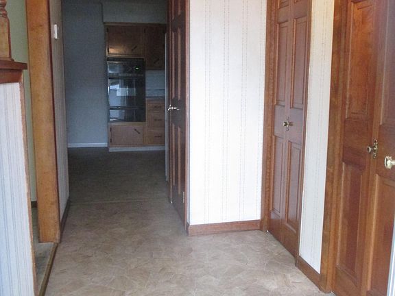 3rd image of 21 Ardsley St