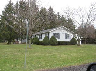 202 Fairview Dr, Bath, NY 14810