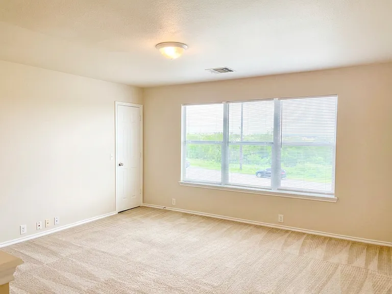 8011 Hoosier Park — Photo 14