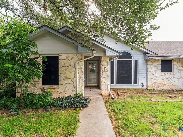 1701 Century Oaks Dr, Lockhart, TX 78644