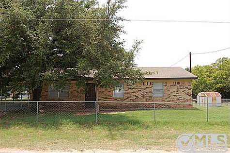 4th image of 900 E White Tail Dr