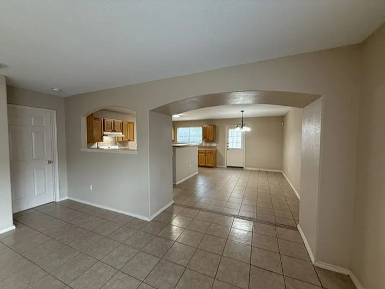 3113 Silhouette Dr — Photo 4