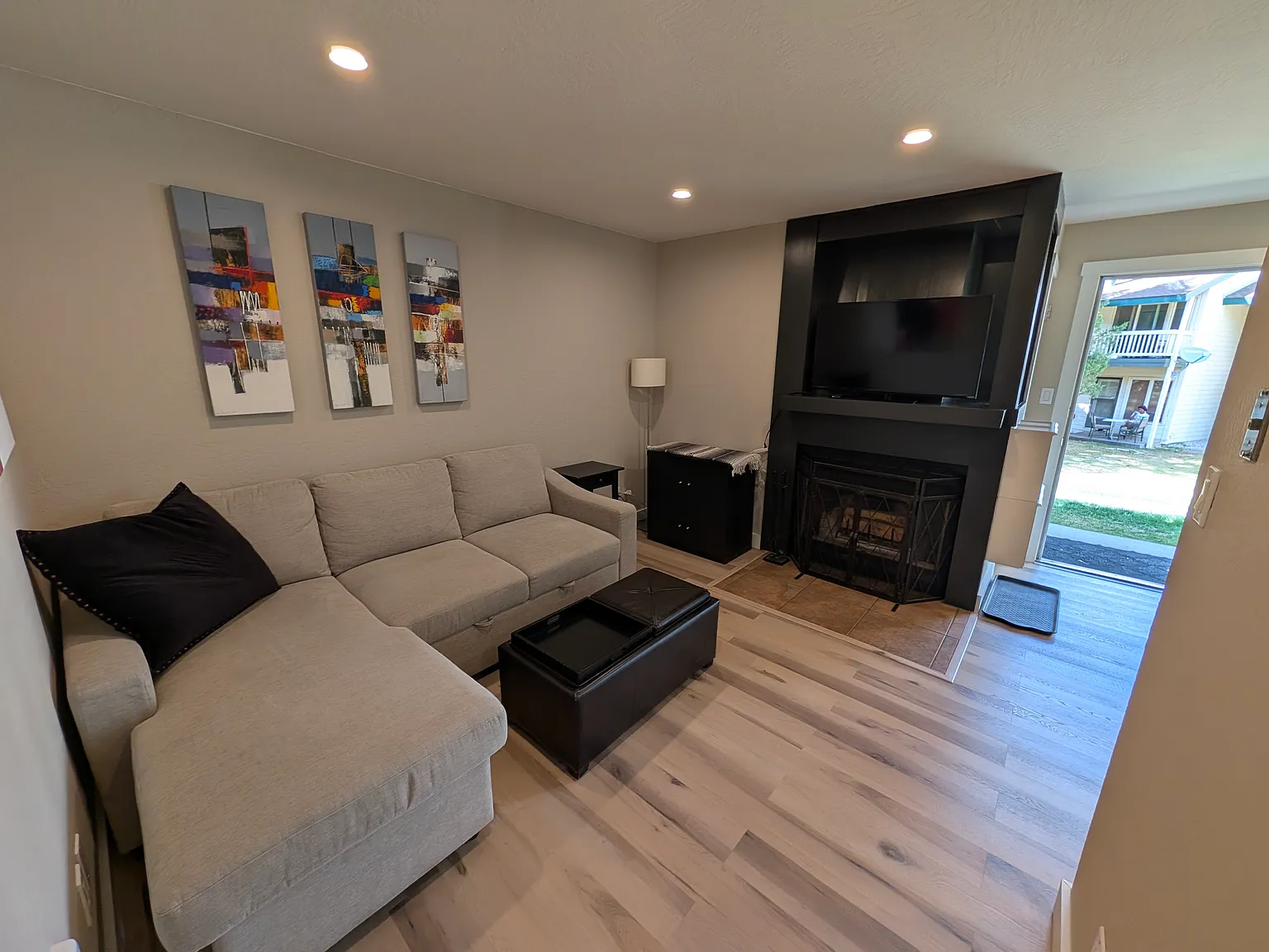 1 bed, 550 sqft, $2,100 — Photo 4
