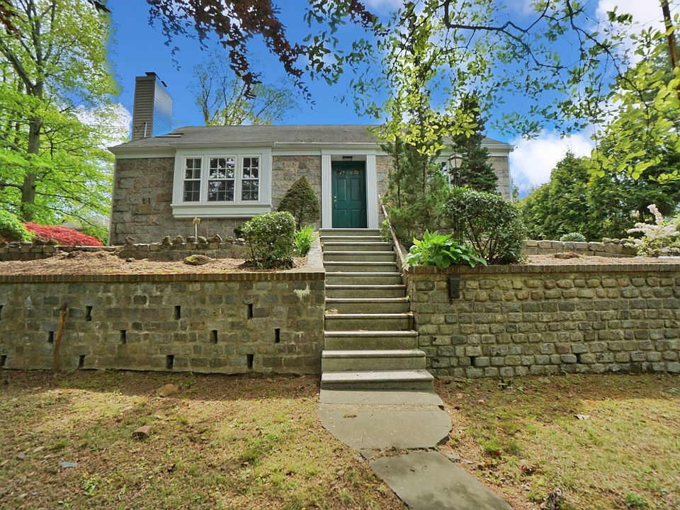 1st image of 70 Sparkill Ave