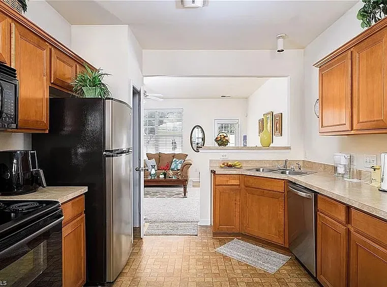 2 bed, 2.5 bath, 1457 sqft, $1,700 — Photo 4