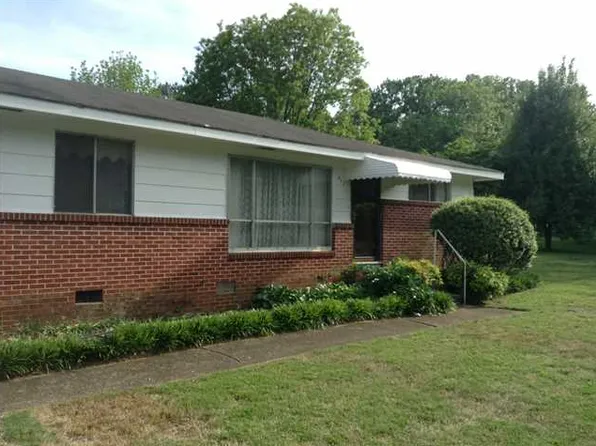 711 Cherokee Trl, Rossville, GA 30741