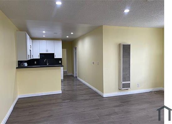 3rd image of 4532 Wesley Ave #4532