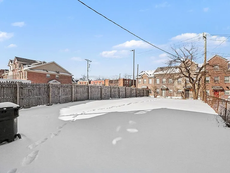 689 E Kirby St #1 — Photo 8