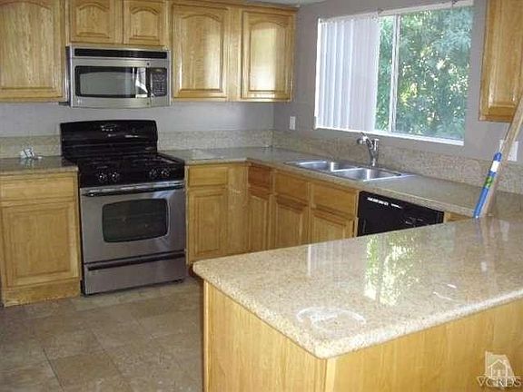 3rd image of 310 Griswold Ave Unit 5
