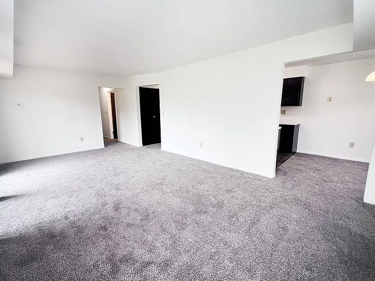 Four Worlds Apartments — Photo 88