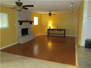 4th image of 6010 Oakclaire Dr
