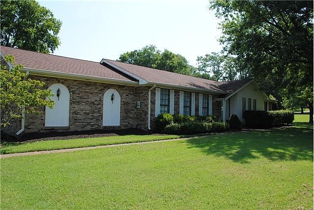 1st image of 101 Lynn Dr