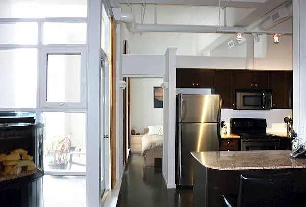 404 King St W #201 — Photo 7