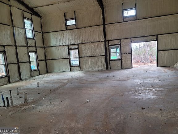 5th image of 152 Lois Ln