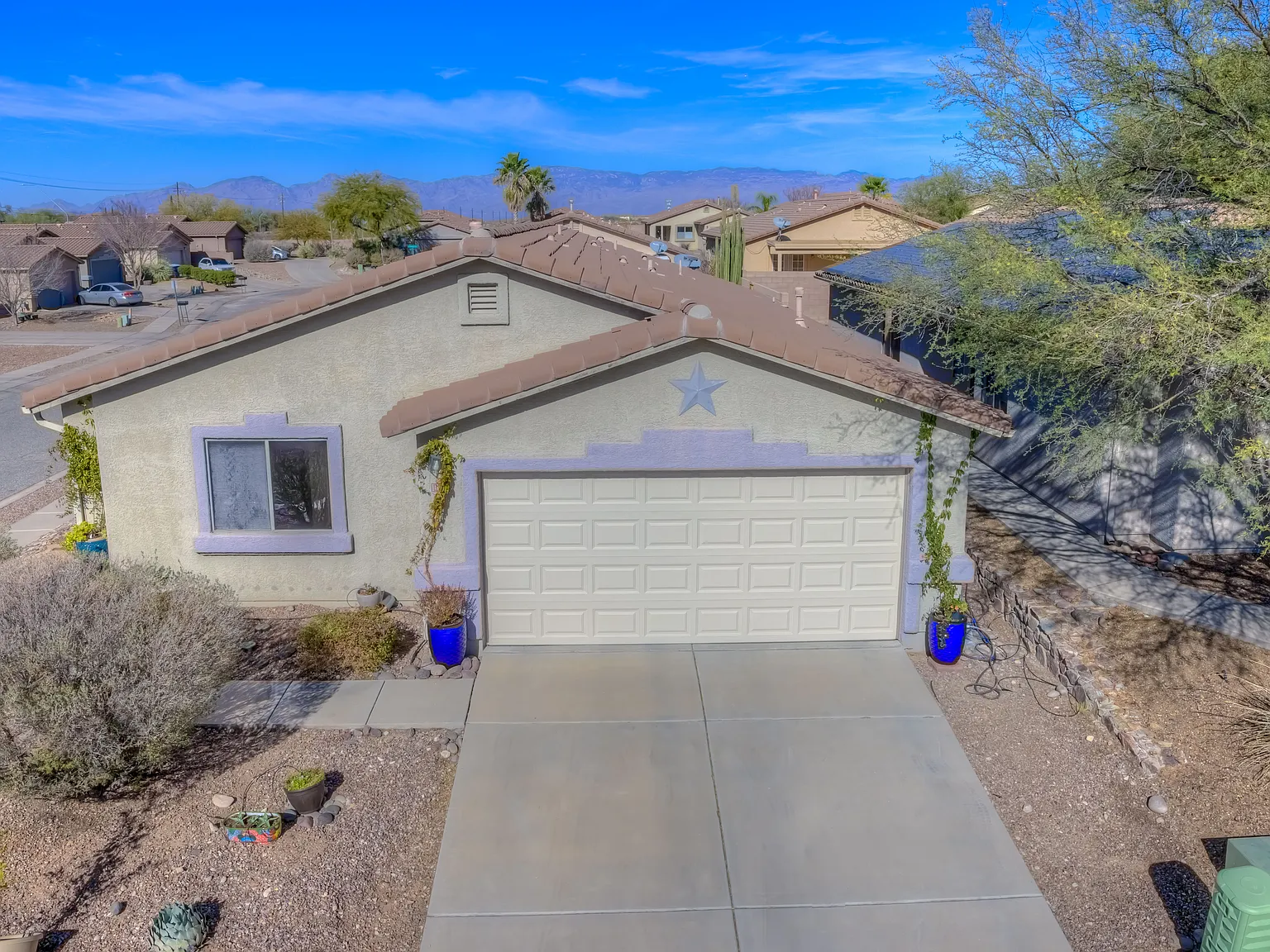 4 bed, 1663 sqft, $2,050 — Photo 2