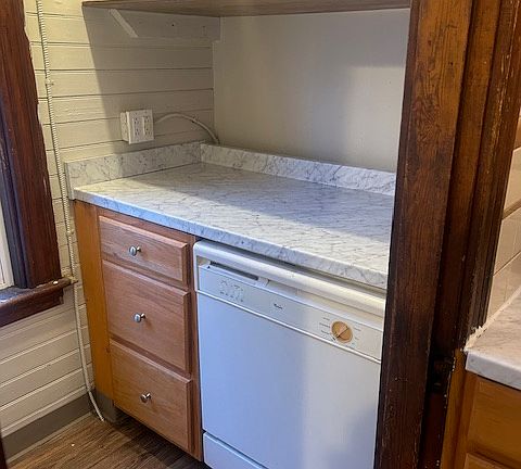 2nd image of 259 High St APT 1