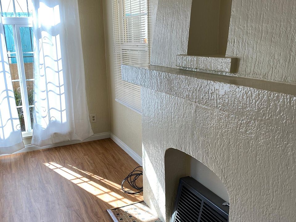 1st image of 455 Dawson Ave #4