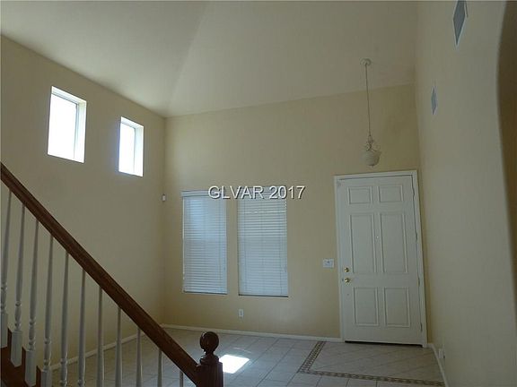 3rd image of 552 Tecate Valley St