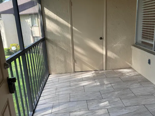 435 Pine Glen Lane #C-2, Greenacres, FL 33463