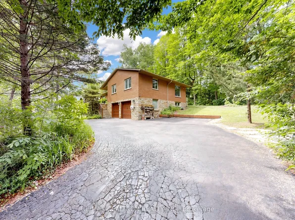 250 Kingscross Dr, King, ON L7B 1E7