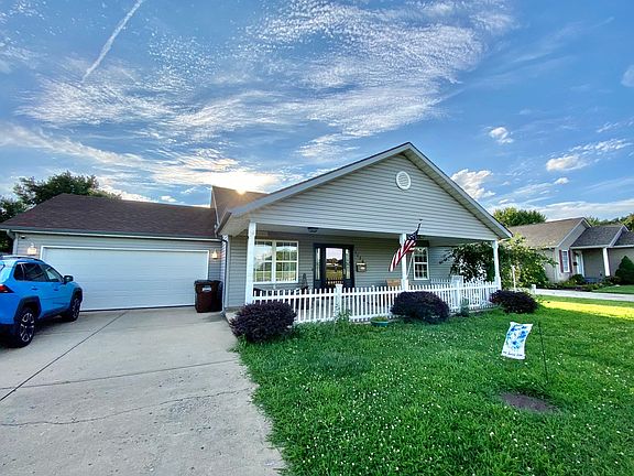 2nd image of 1136 Rockwell Dr