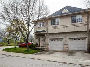5080 Fairview St #17, Burlington, ON L7L 7E9