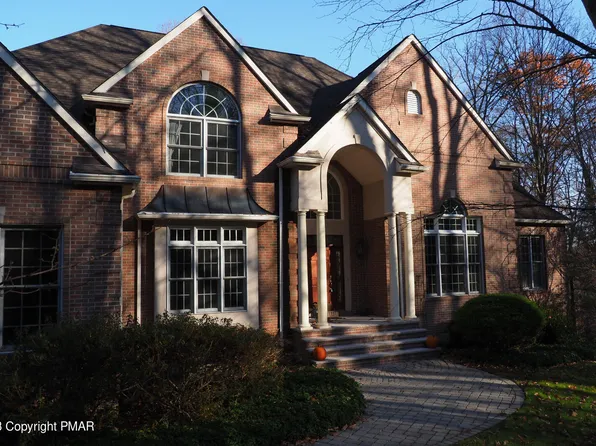 5230 Mountainside Dr, Stroudsburg, PA 18360