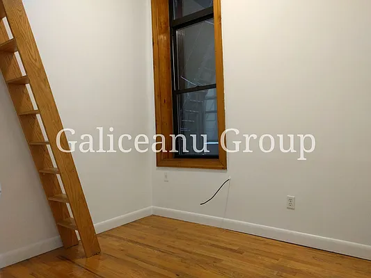 Rented by Lexington Real Estate Group | media 2