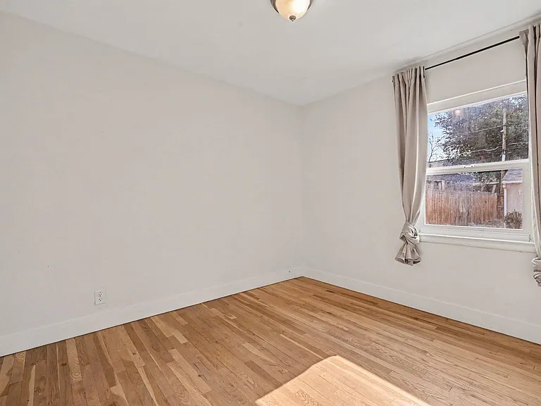1310 Alton St — Photo 14