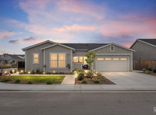 9413 Hill Springs Ln, Shafter, CA 93263