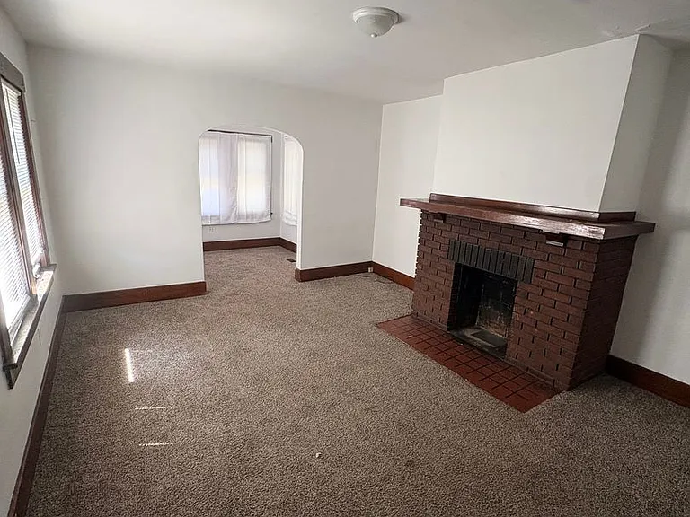 135 S 23rd St — Photo 2