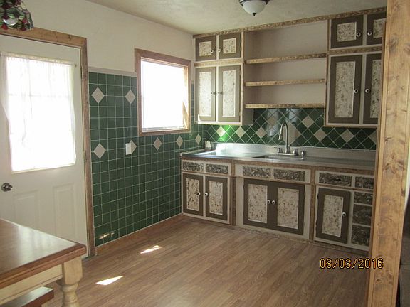 4th image of 208 Sherwood St