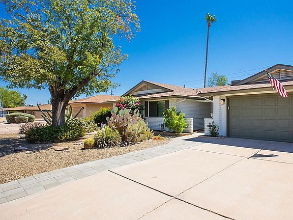 5th image of 2539 E Geneva Dr