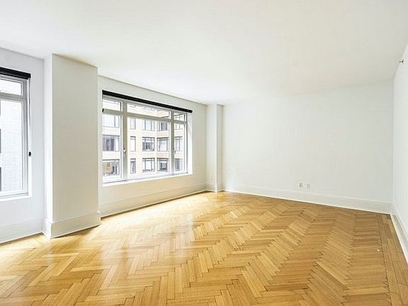 2nd image of 205 W 76th St #603