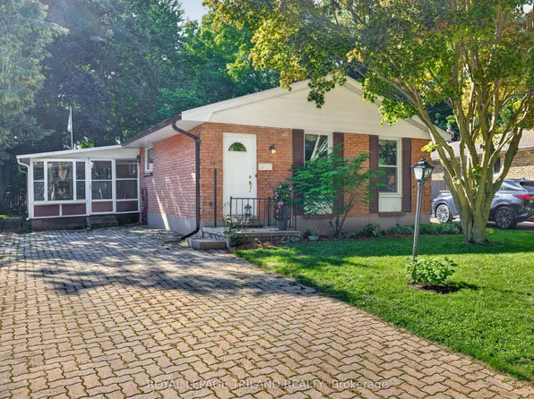 15 Carmen Cres, London, ON N5X 2B4