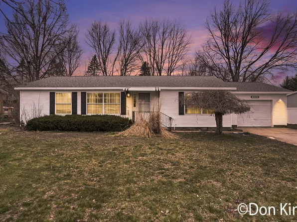 2541 Kewadin Dr NE, Grand Rapids, MI 49525