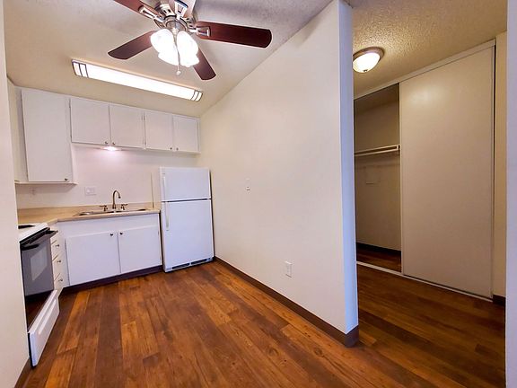 4th image of 245 Ballantyne St #8