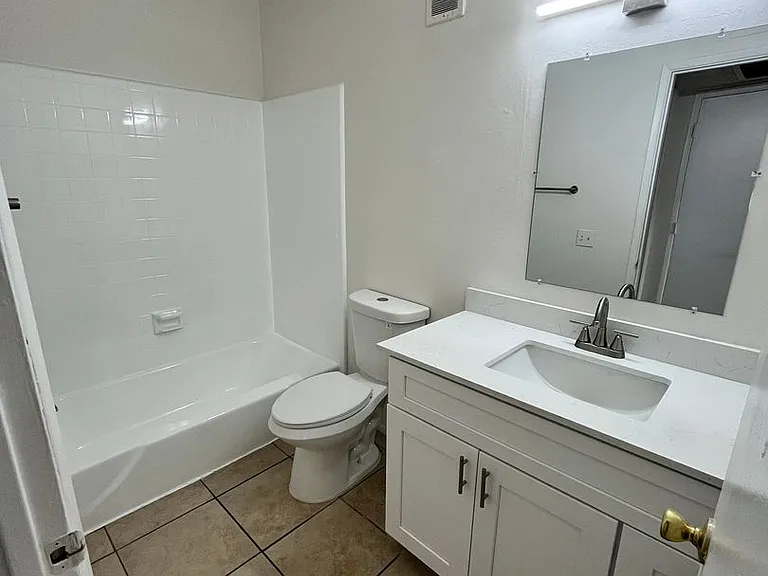 Catalina View Apartments — Photo 27