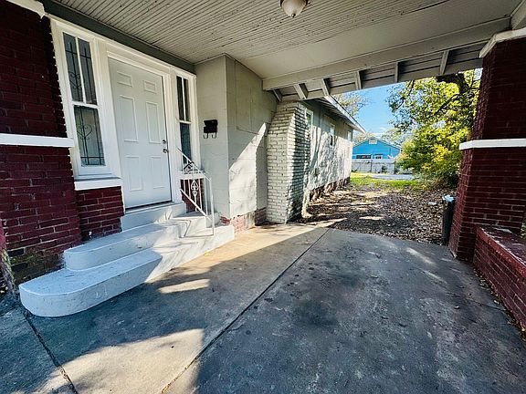 2nd image of 324 W 17th St